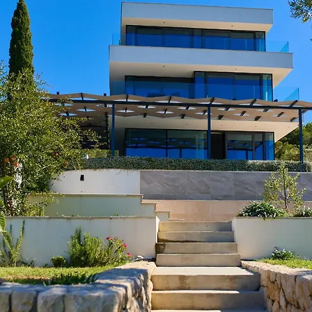 Hedera Estate, Hedera Xv Villa