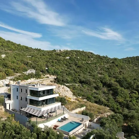 Hedera Estate, Hedera Xv Villa