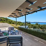 Hedera Estate, Hedera Xv *