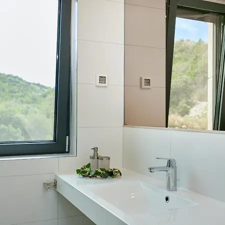 Hedera Estate, Hedera Xv *