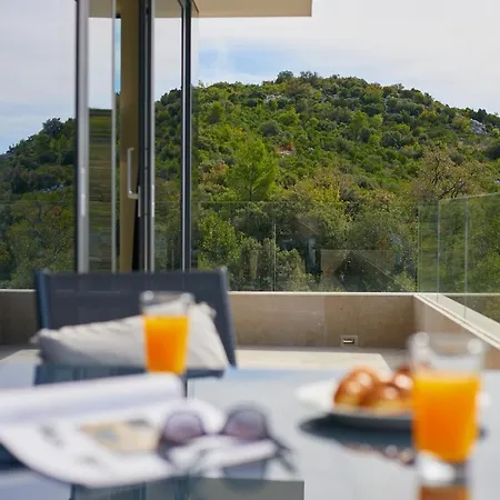 Villa Hedera Estate, Hedera Xv Slano