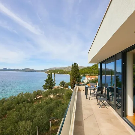 Hedera Estate, Hedera Xv Villa