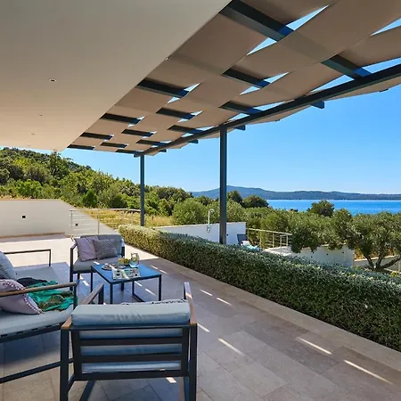 Hedera Estate, Hedera Xv *