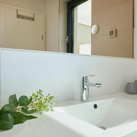 Hedera Estate, Hedera Xv *